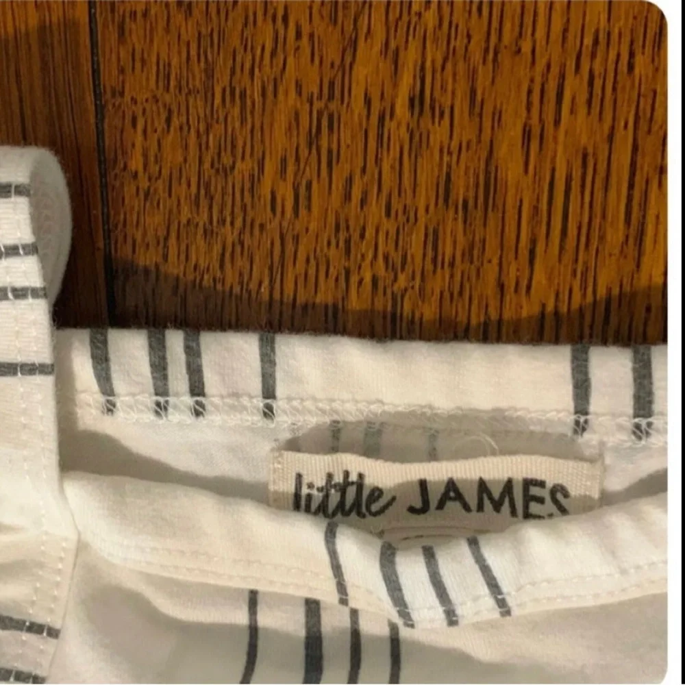 Little James romper Infant Baby boys 6-9 M cream White Gray Stripes Cavallari